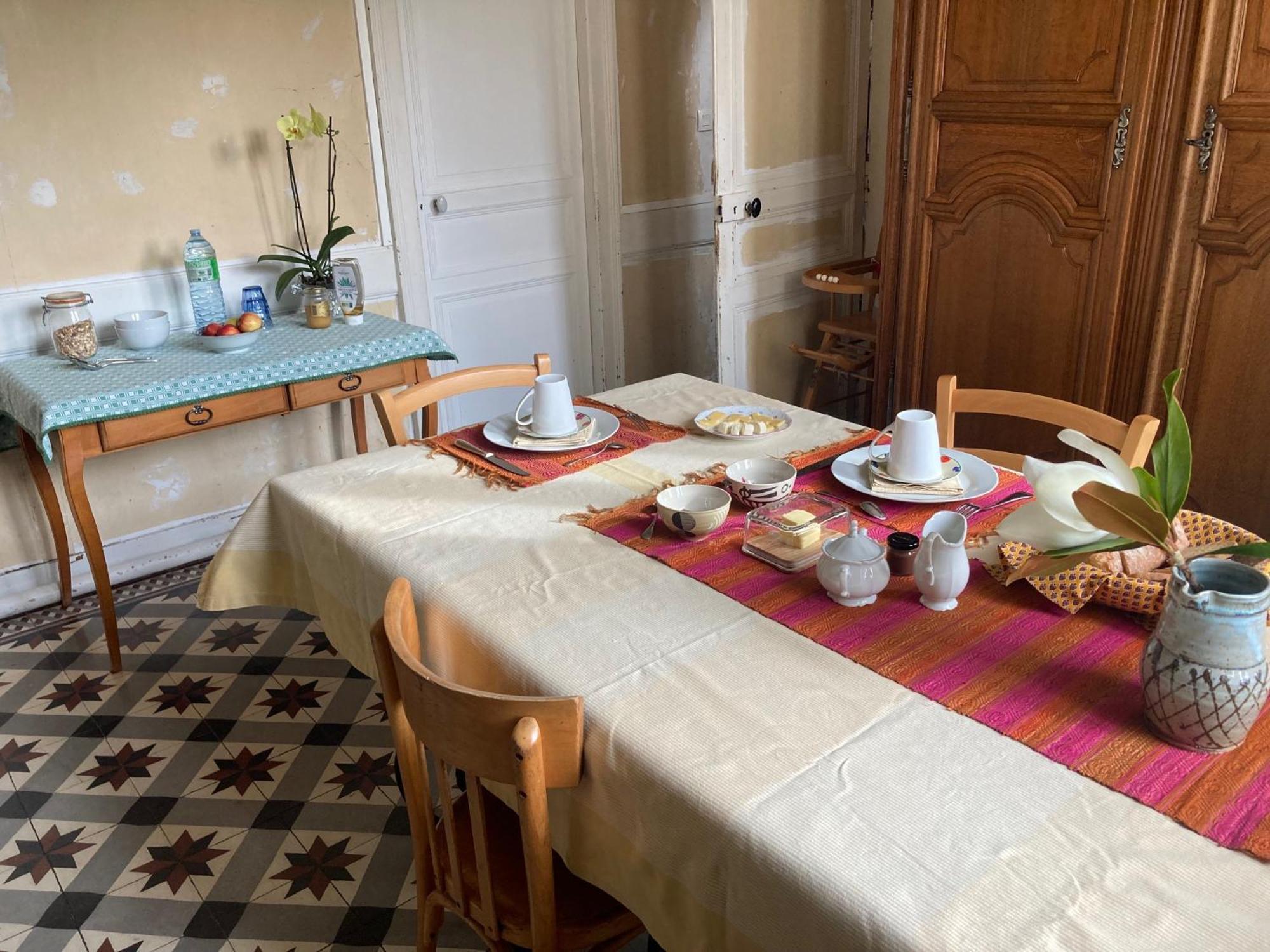 Le Poulailler Bed and Breakfast Loué Exteriör bild