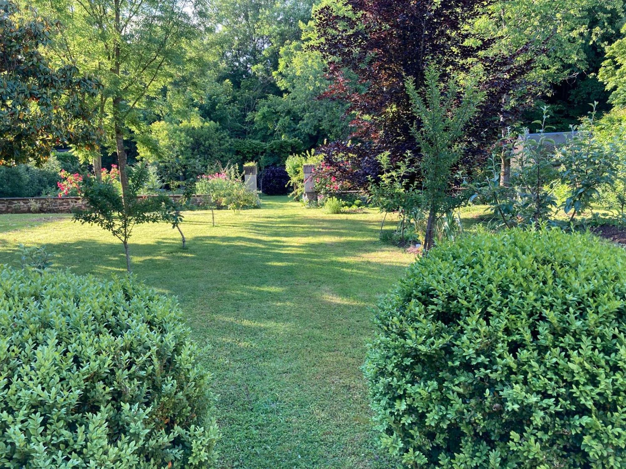 Le Poulailler Bed and Breakfast Loué Exteriör bild